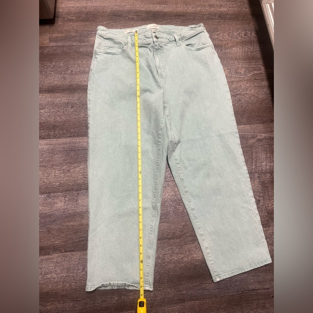 Universal tread vintage straight Light Green Denim Jeans - Picture 7 of 8